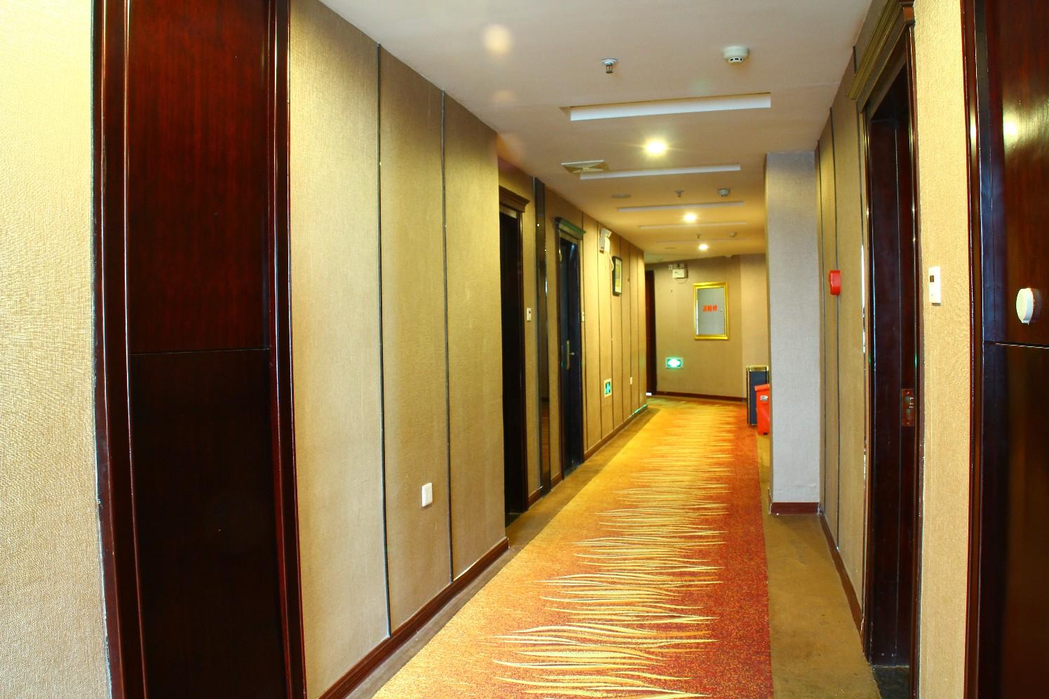 Oriental Paris Business Hotel 3*