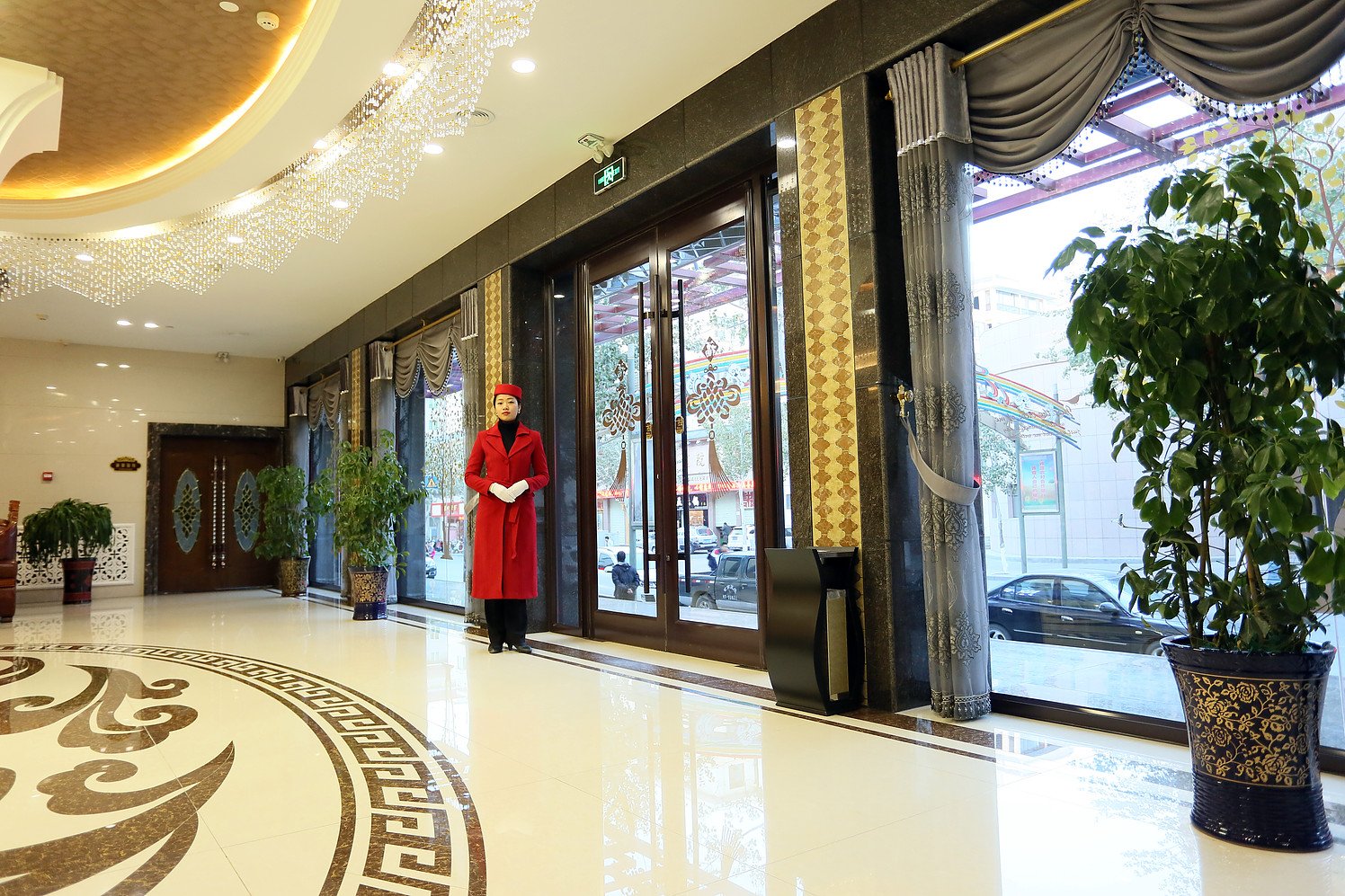 Dunhuang Carnival International Hotel (Shazhou Night Market) 3*