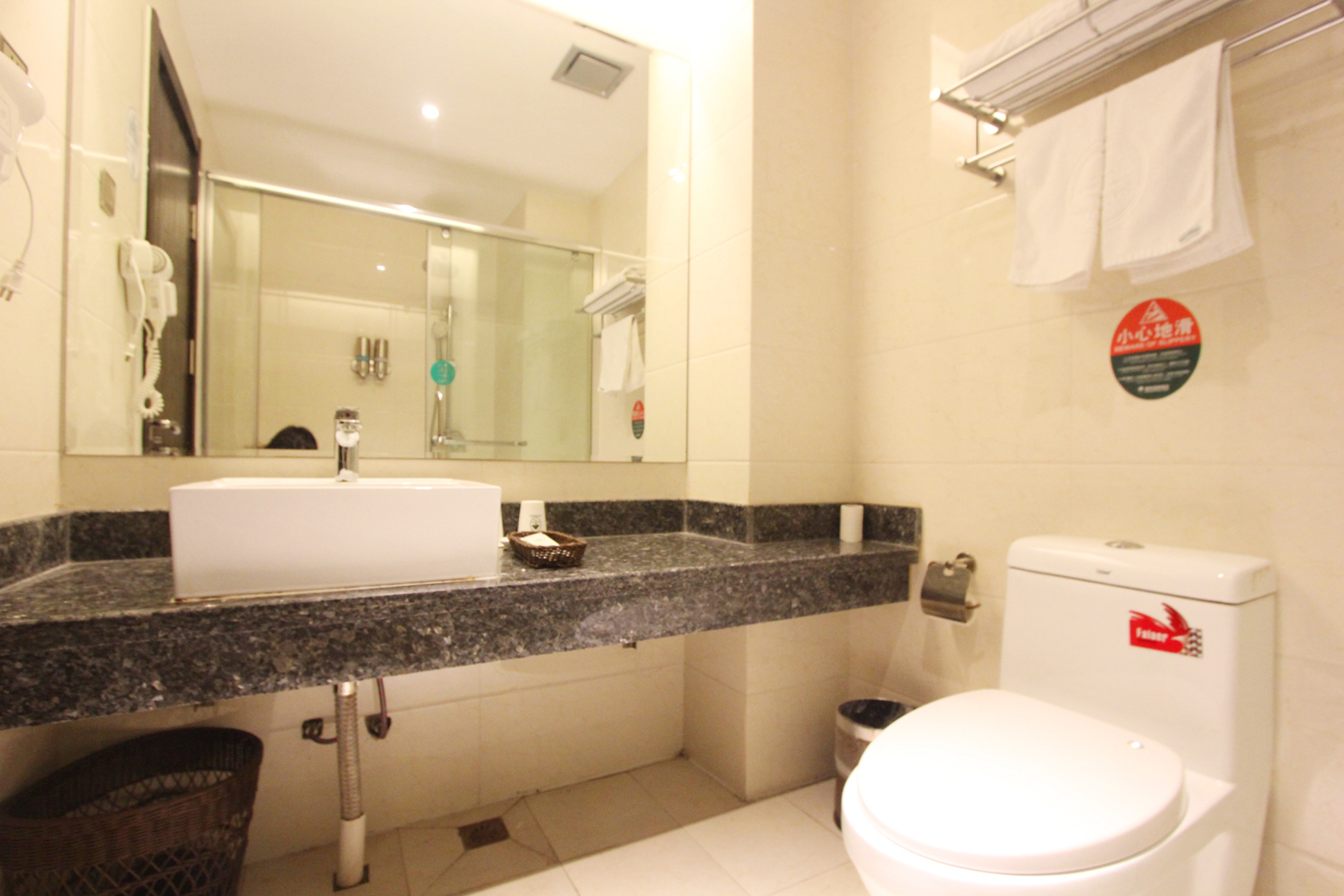 GreenTree Inn (Weihai North Station Bathing Beach) 2*