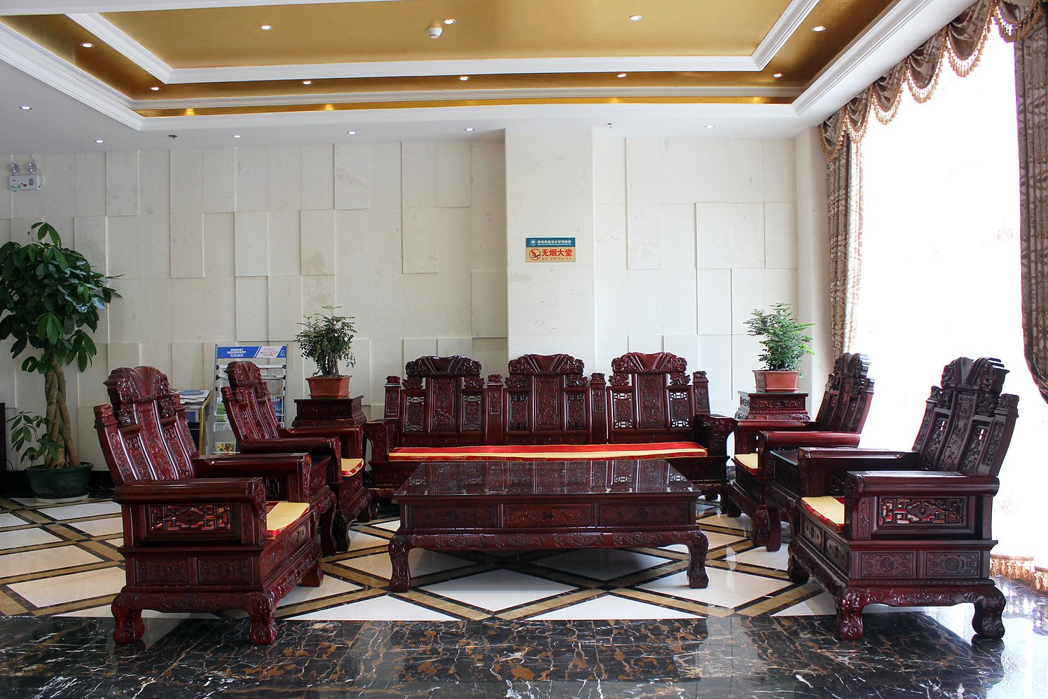 GreenTree Inn (Weihai North Station Bathing Beach) 2*