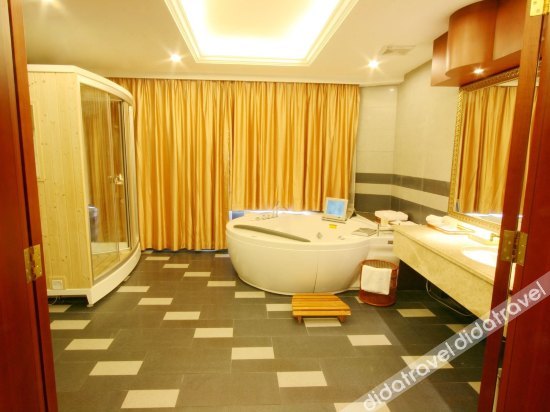 Jin Hua Hotel 3*