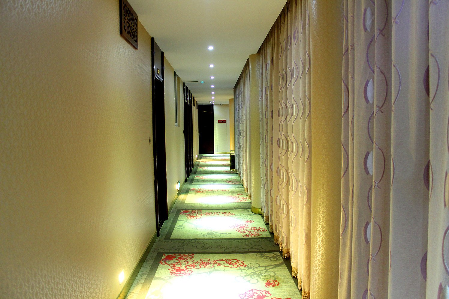 Dianyue Hotel 2*