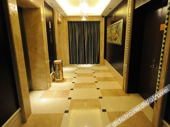 Sunshine Holiday Hotel 2*