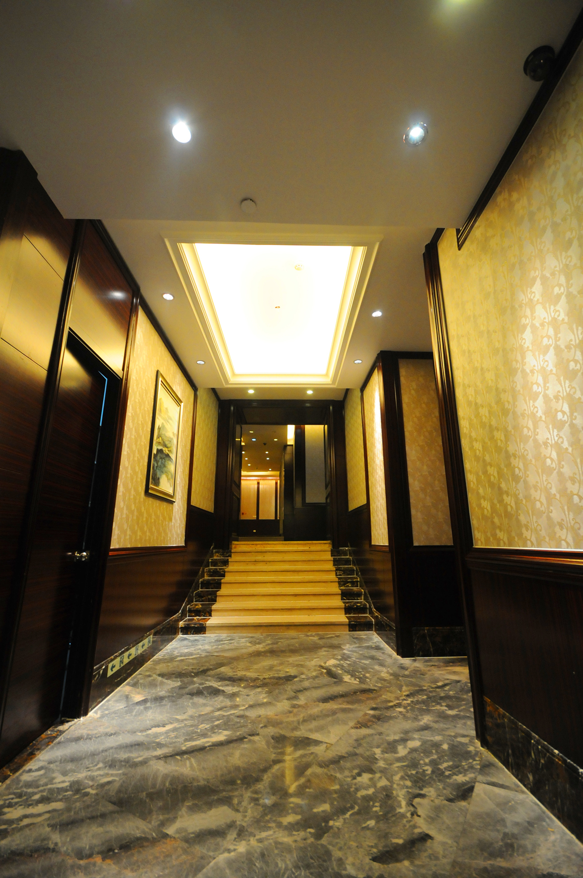 Sunshine Holiday Hotel 2*