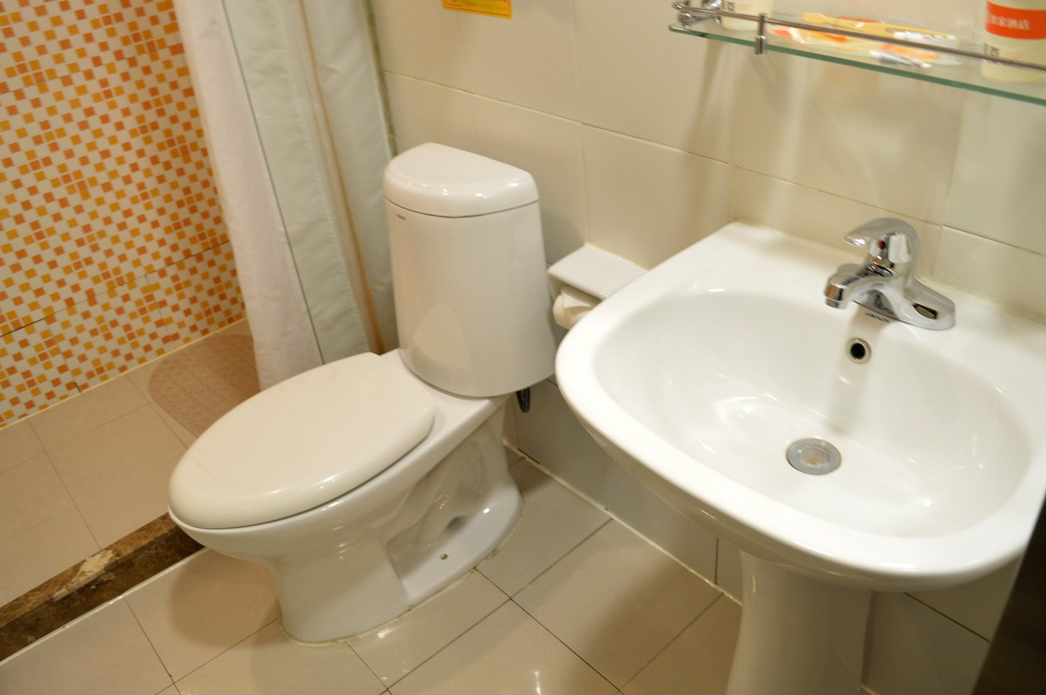 Homeinn Selected Hotel (Shijiazhuang Jinzhou Railway Station Zhongxing Road) 3*
