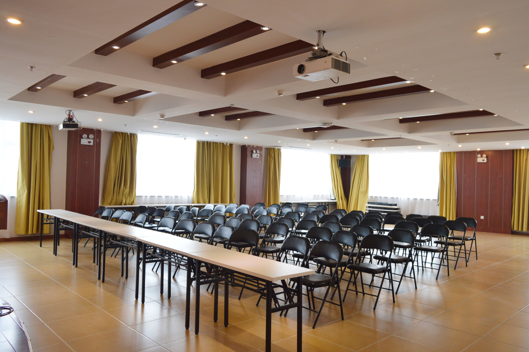Homeinn Selected Hotel (Shijiazhuang Jinzhou Railway Station Zhongxing Road) 3*