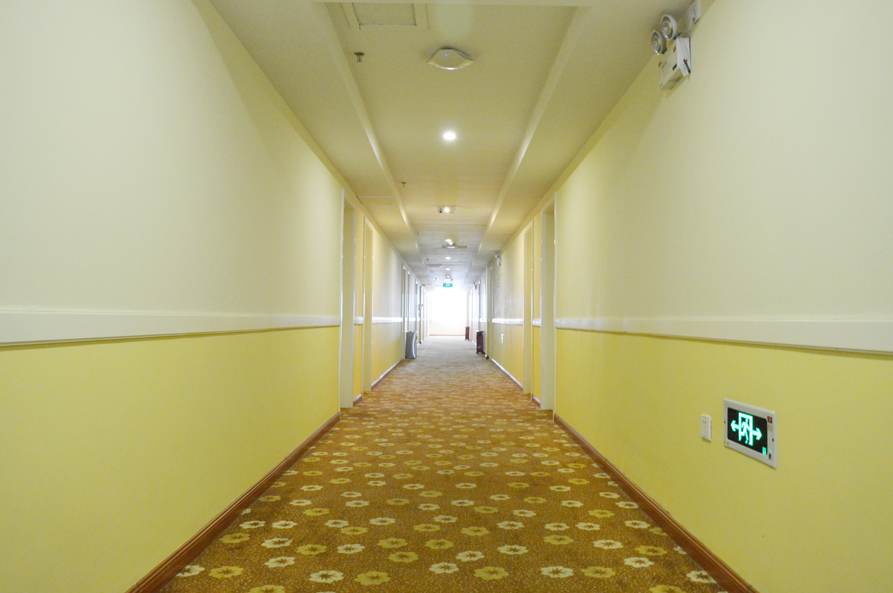 Homeinn Selected Hotel (Shijiazhuang Jinzhou Railway Station Zhongxing Road) 3*