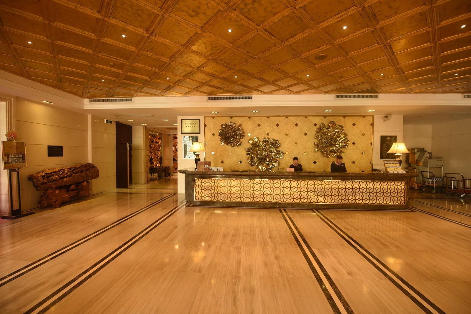 Hejiang Peninsula Hotel 3*