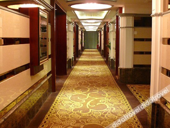 Jin Cheng Internationa Hotel 3*