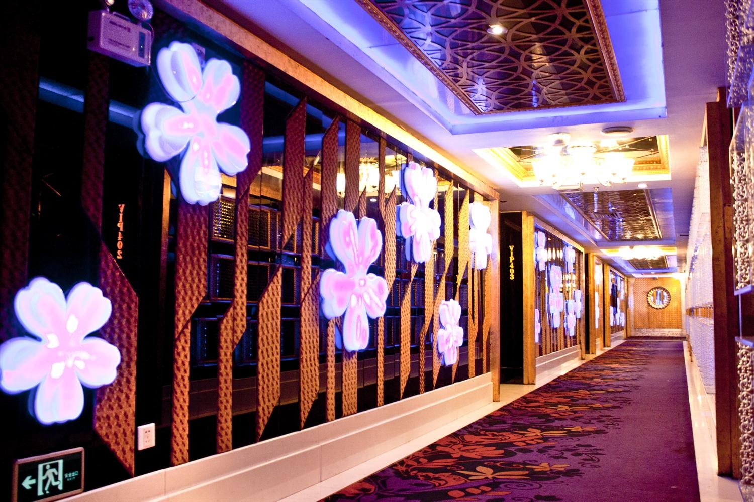 Jin Cheng Internationa Hotel 3*