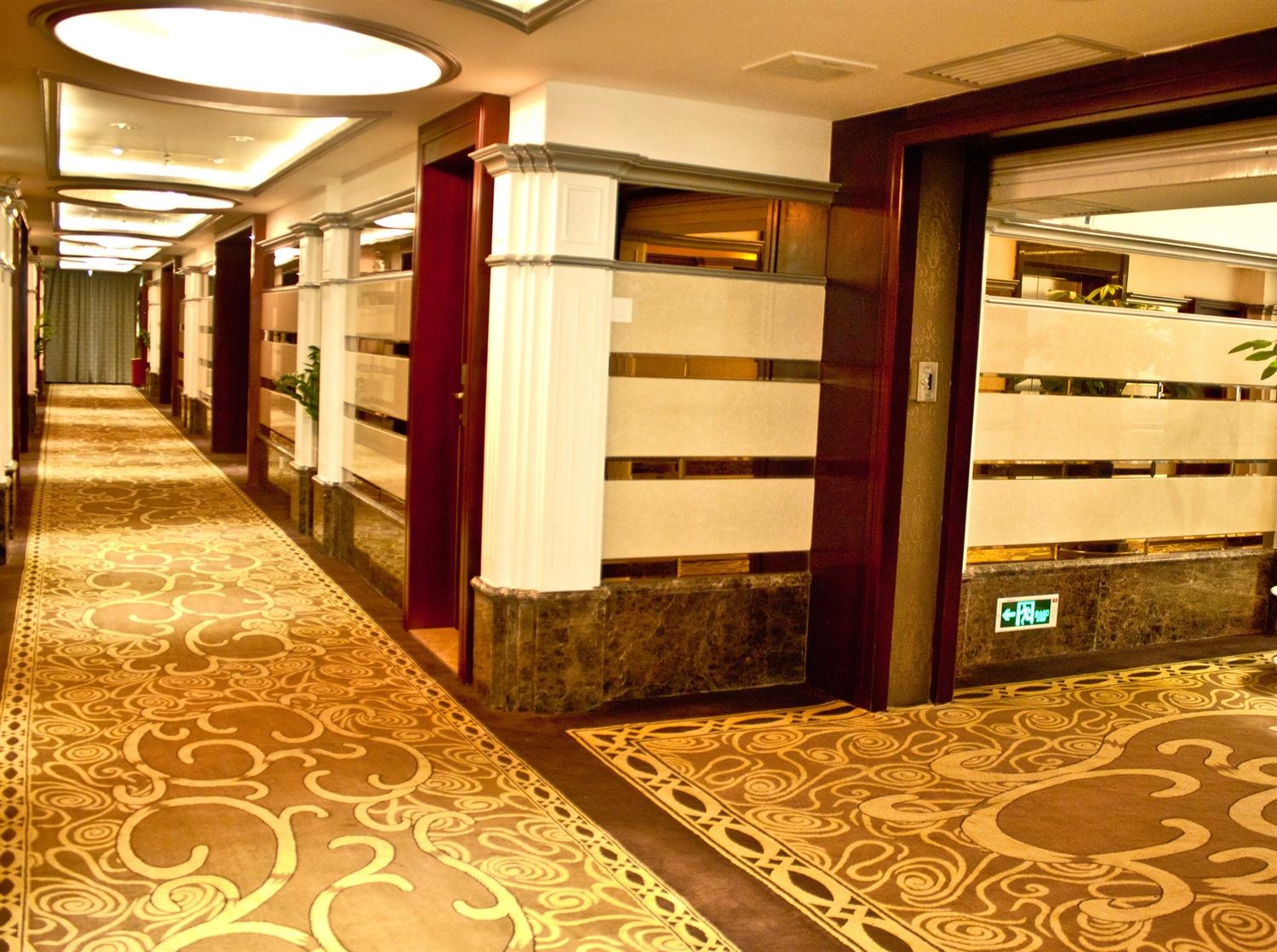 Jin Cheng Internationa Hotel 3*