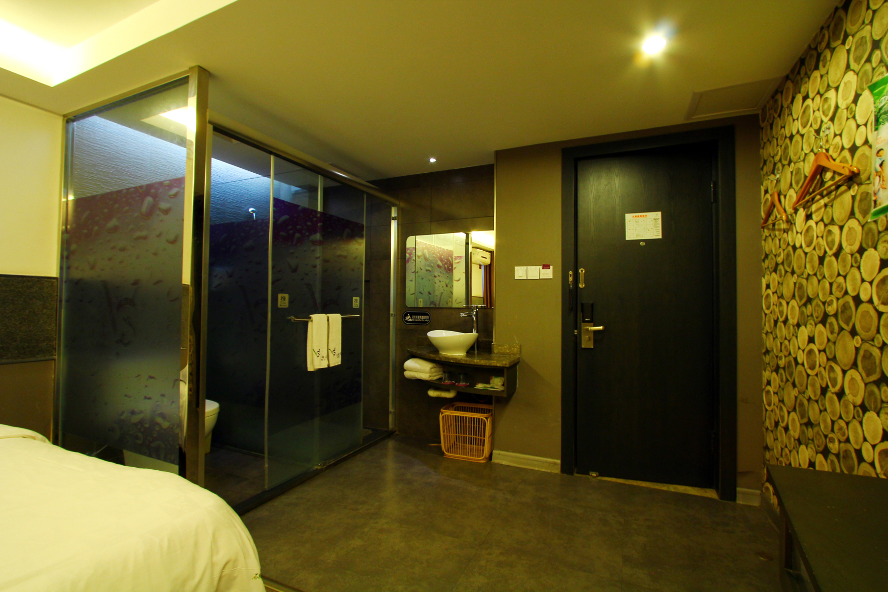 Booz Hotel (Shishi Dehui Plaza) 2*