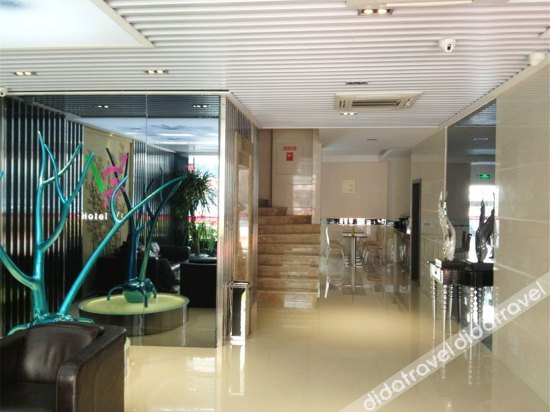 Booz Hotel (Shishi Dehui Plaza) 2*