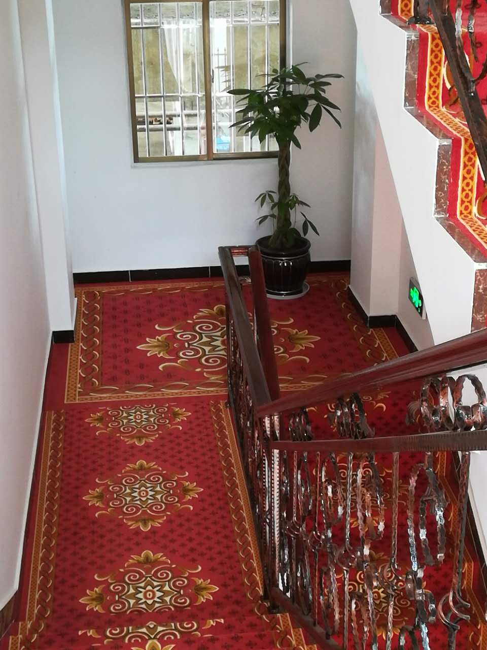 Ning'er Express Hotel 2*