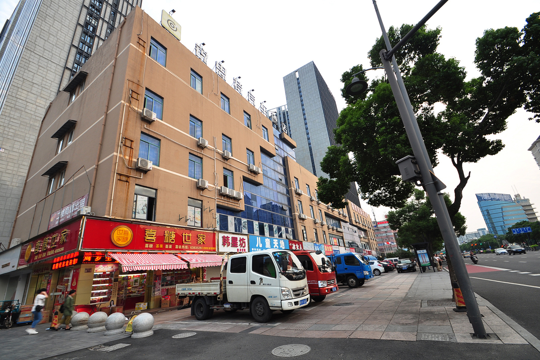 100 Inn Cixi Bus West Station 2*