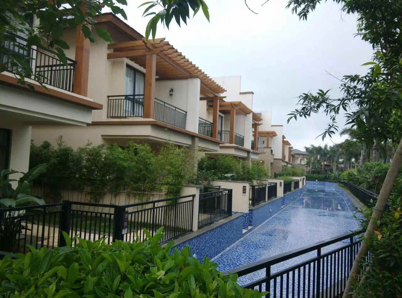 Baodun Lake Hushan Hot Spring Resort 5*