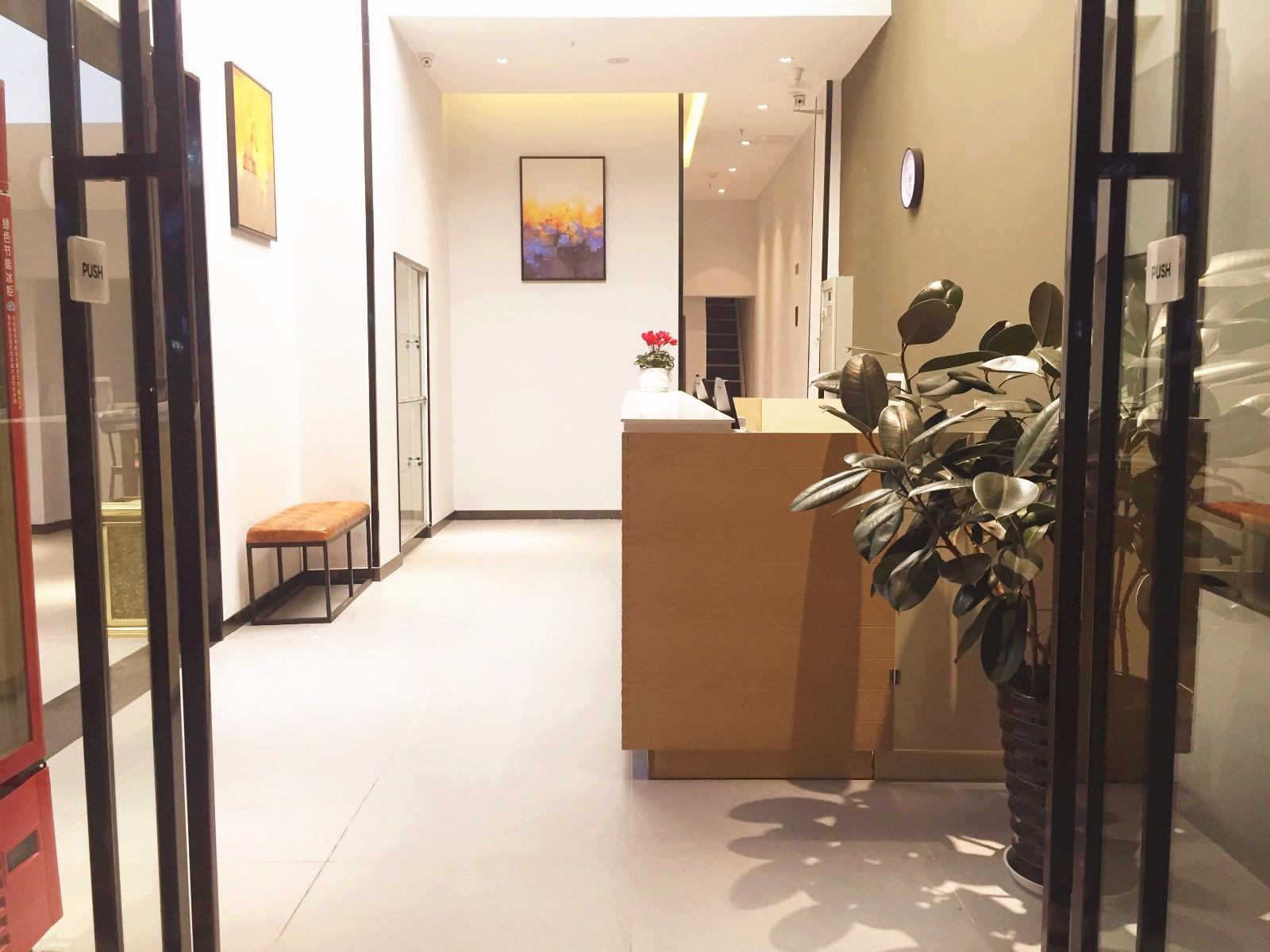 7 Days Premium. Chongqing Qijiang District Government Store 2*