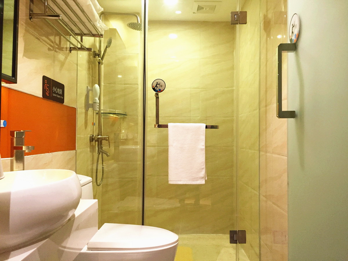 7 Days Premium. Chongqing Qijiang District Government Store 2*