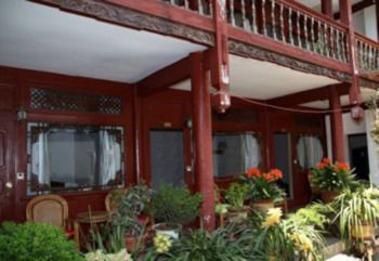 Wolong Inn 2*
