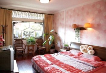 Wolong Inn 2*