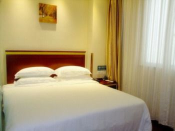 GreenTree Inn Nanning Langdong Hotel 2*