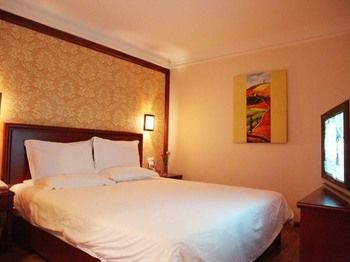 GreenTree Inn Nanning Langdong Hotel 2*