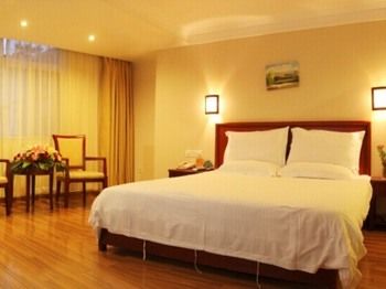 GreenTree Inn Nanning Langdong Hotel 2*