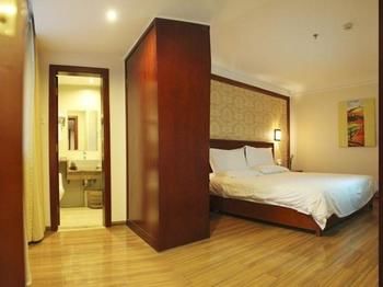 GreenTree Inn Nanning Langdong Hotel 2*