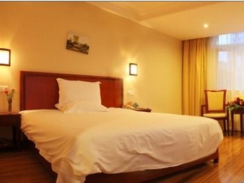GreenTree Inn Nanning Langdong Hotel 2*