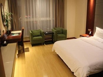 GreenTree Inn Nantong Tongzhou Shiji Avenue Jianghaihuangdu Express Ho 2*