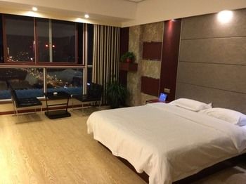 GreenTree Inn Nantong Tongzhou Shiji Avenue Jianghaihuangdu Express Ho 2*