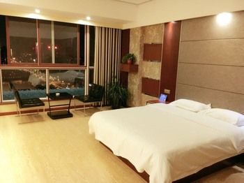 GreenTree Inn Nantong Tongzhou Shiji Avenue Jianghaihuangdu Express Ho 2*