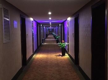 GreenTree Inn Nantong Tongzhou Shiji Avenue Jianghaihuangdu Express Ho 2*