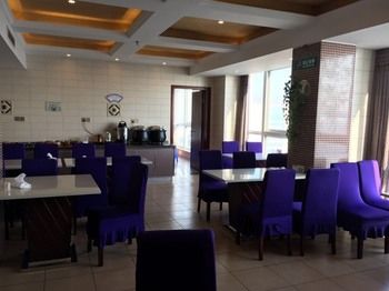 GreenTree Inn Nantong Tongzhou Shiji Avenue Jianghaihuangdu Express Ho 2*