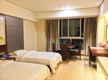 GreenTree Inn Nantong Tongzhou Shiji Avenue Jianghaihuangdu Express Ho 2*