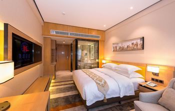 Zhuhai Meiqiu Fino Hotel (Qianshan Huanyucheng Branch) 4*