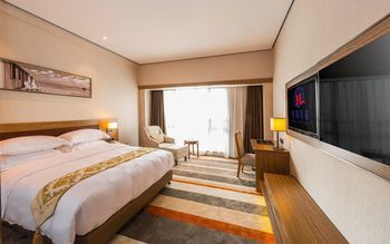 Zhuhai Meiqiu Fino Hotel (Qianshan Huanyucheng Branch) 4*