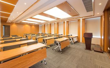Zhuhai Meiqiu Fino Hotel (Qianshan Huanyucheng Branch) 4*