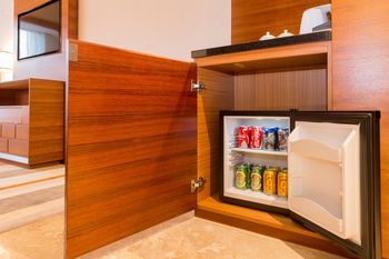 Zhuhai Meiqiu Fino Hotel (Qianshan Huanyucheng Branch) 4*