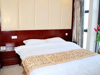GreenTree Inn (Yancheng West Passenger Station Damagou Ecological Park ) 2*