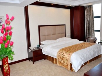 GreenTree Inn (Yancheng West Passenger Station Damagou Ecological Park ) 2*