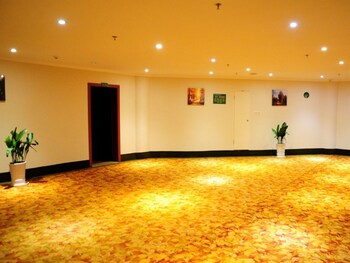 GreenTree Inn Yancheng Dongtai Jianggang Yingbin Road Gangcheng Avenue 2*