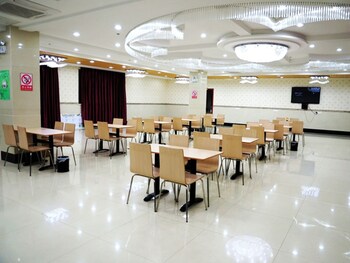GreenTree Inn Yancheng Dongtai Jianggang Yingbin Road Gangcheng Avenue 2*