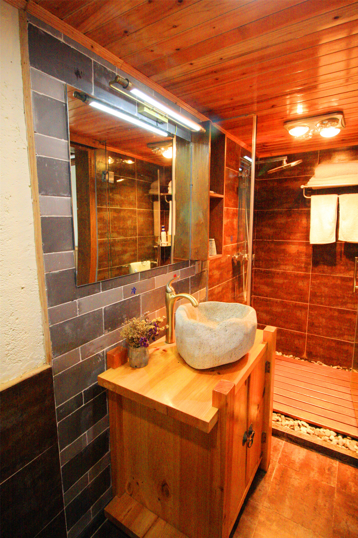 Cabin 7 Inn 3*