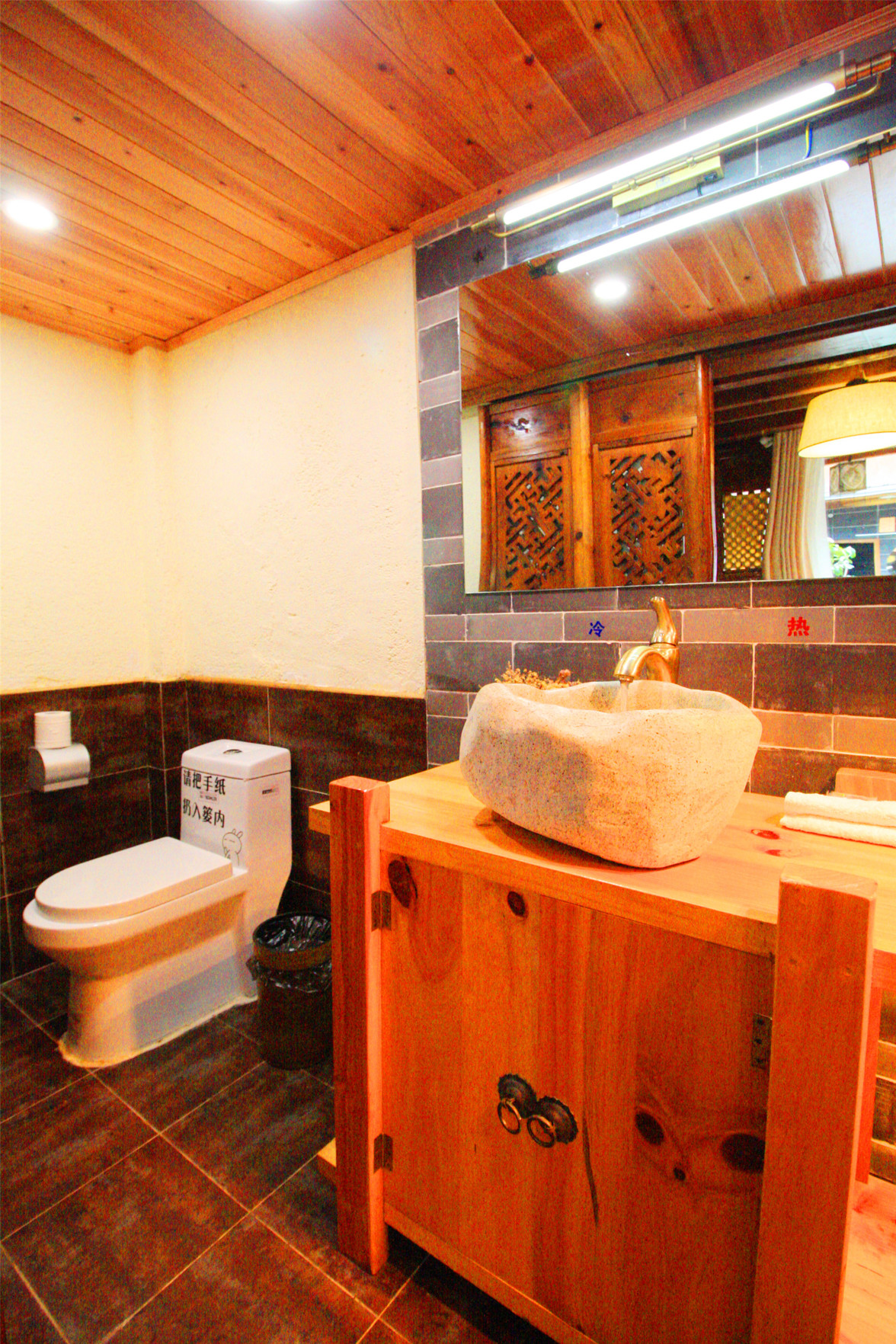 Cabin 7 Inn 3*