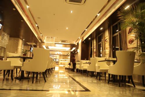 BaiLing Nicesoe Hotel (Guiyang Spray Pool Zilinan) 0*