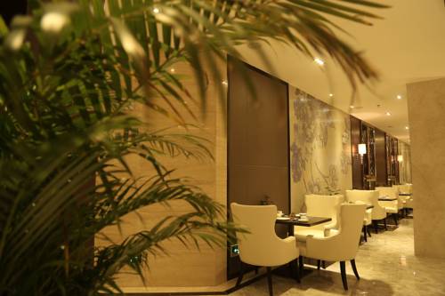 BaiLing Nicesoe Hotel (Guiyang Spray Pool Zilinan) 0*