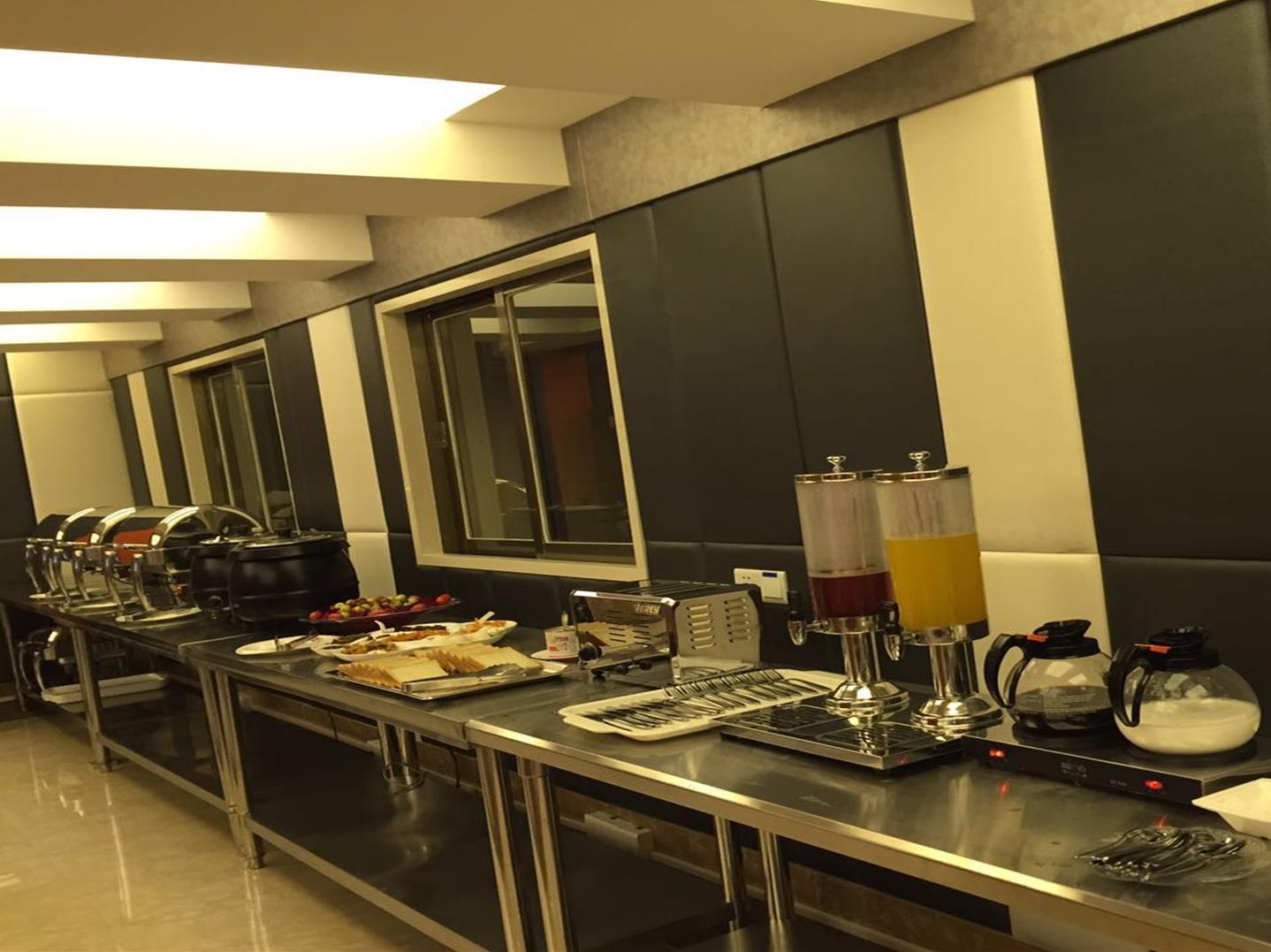 Bolailitai Hotel (Foshan Jinshazhou Jinbotiandi Branch) 3*
