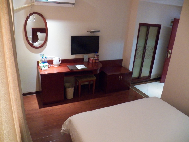 GreenTree Inn Jiangsu Yangzhou Jiangdu Development Zone Daqiao Town Express Hotel 2*