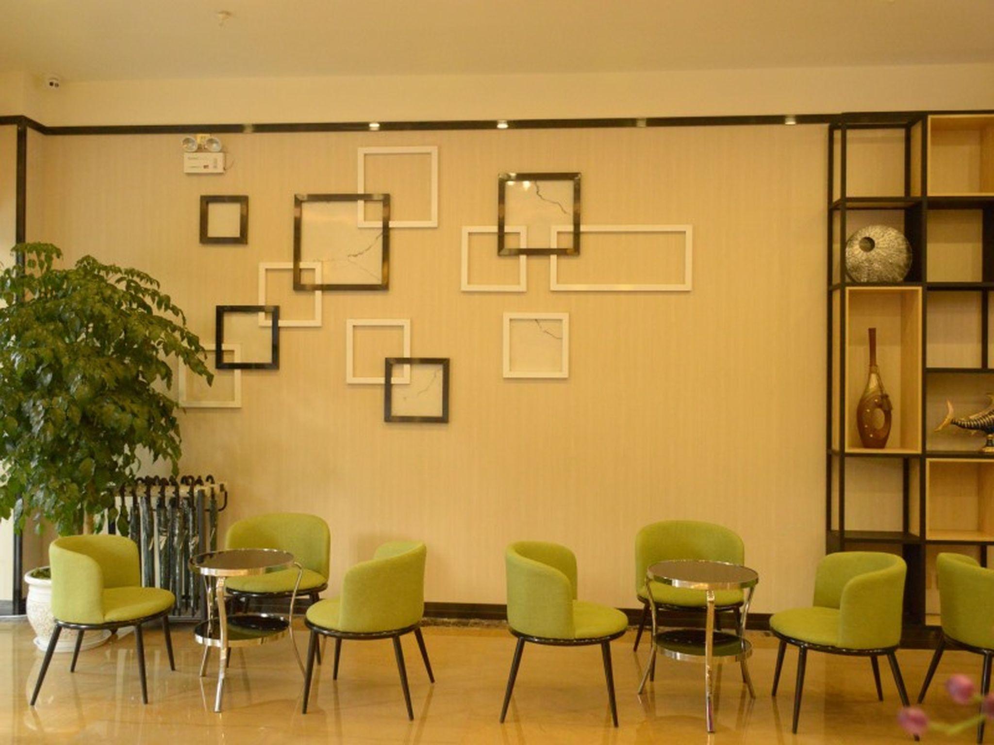 GreenTree Alliance Hotel (Kunming Chuanjin Road Subway Station) 2*